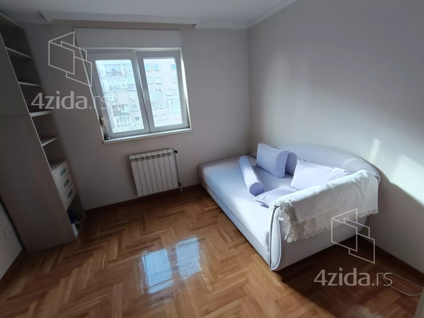 Četvoroiposoban stan | 4zida
