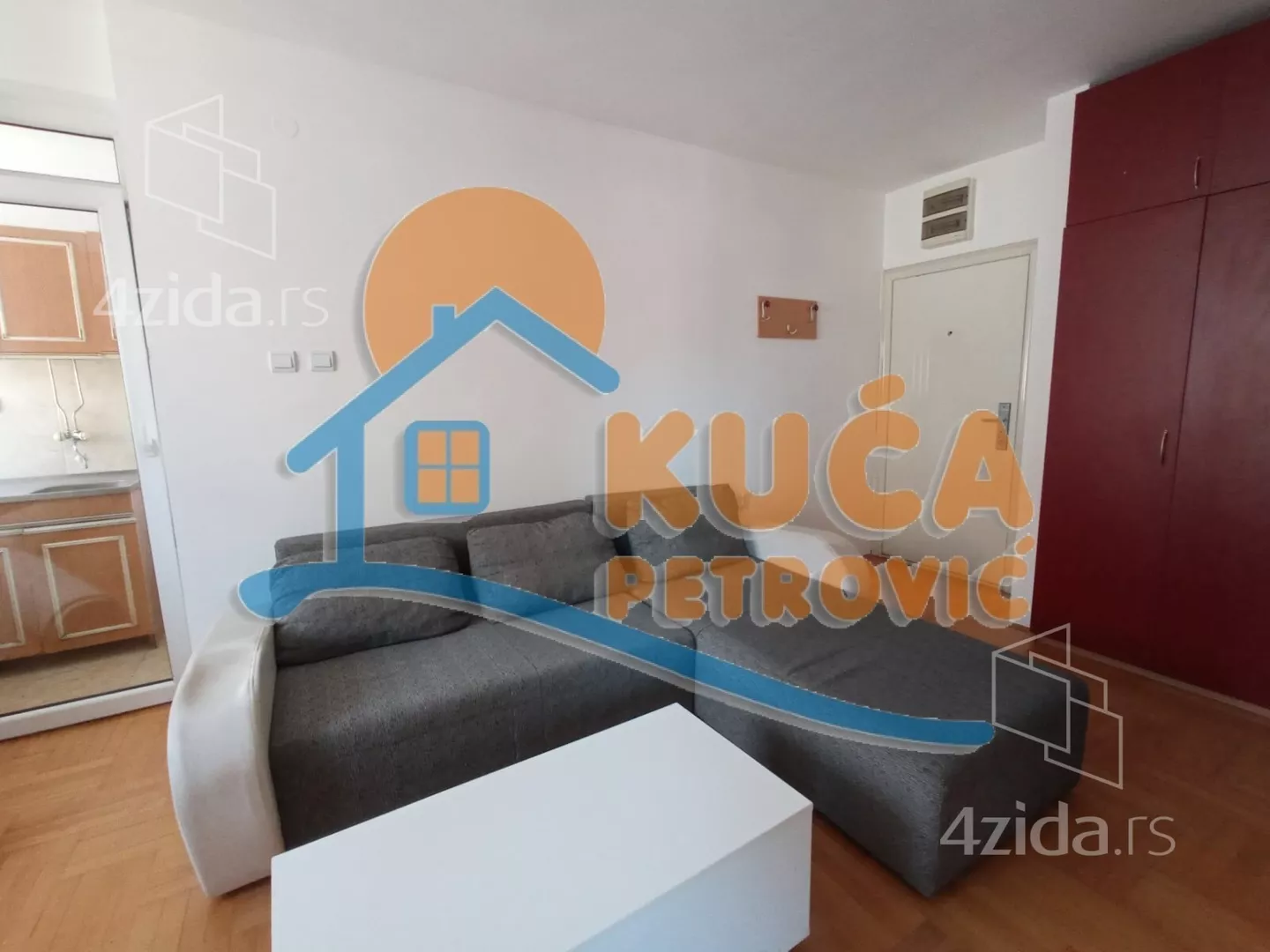 Jednoiposoban stan | 4zida