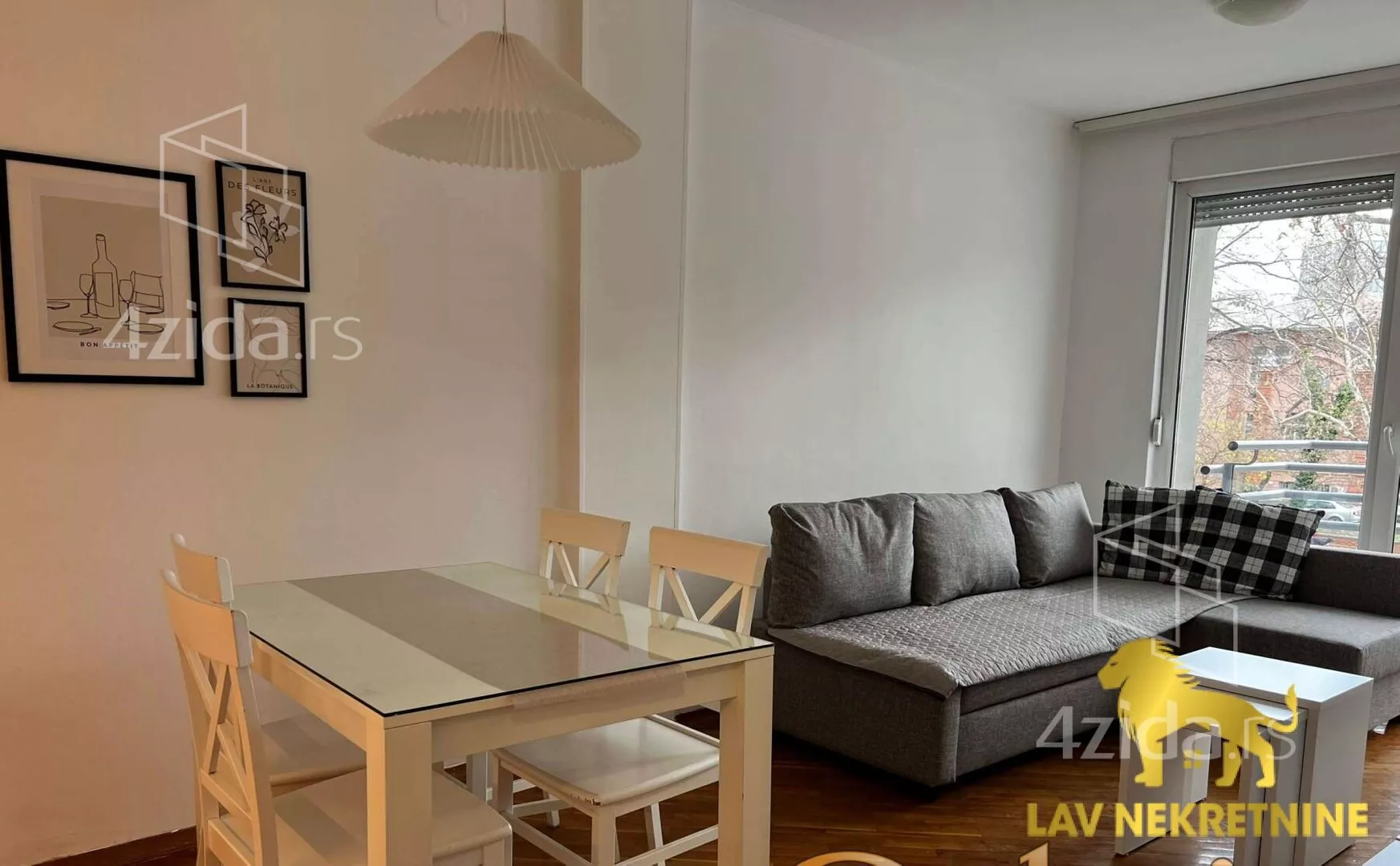 Jednoiposoban stan | 4zida