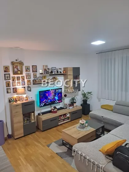 Marije Bursać | 4zida.rs