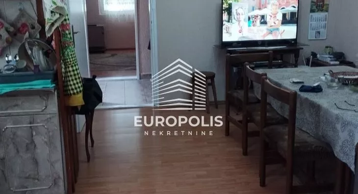 Šestosoban stan | 4zida