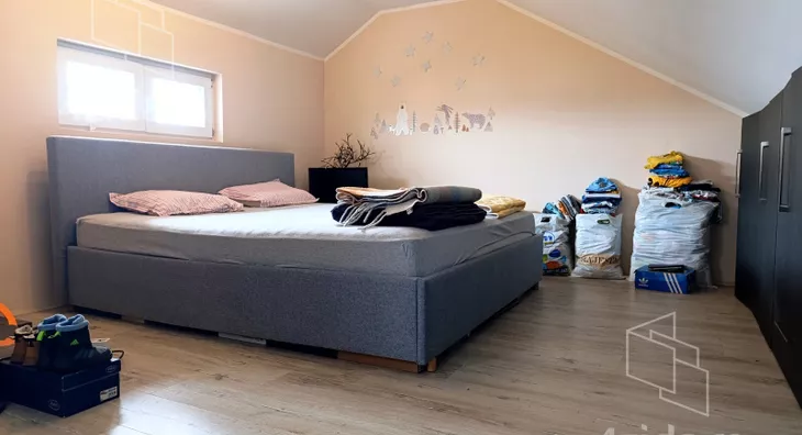 Četvoroiposoban stan | 4zida