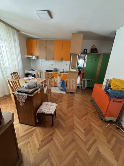 Kneževačka | 4zida.rs