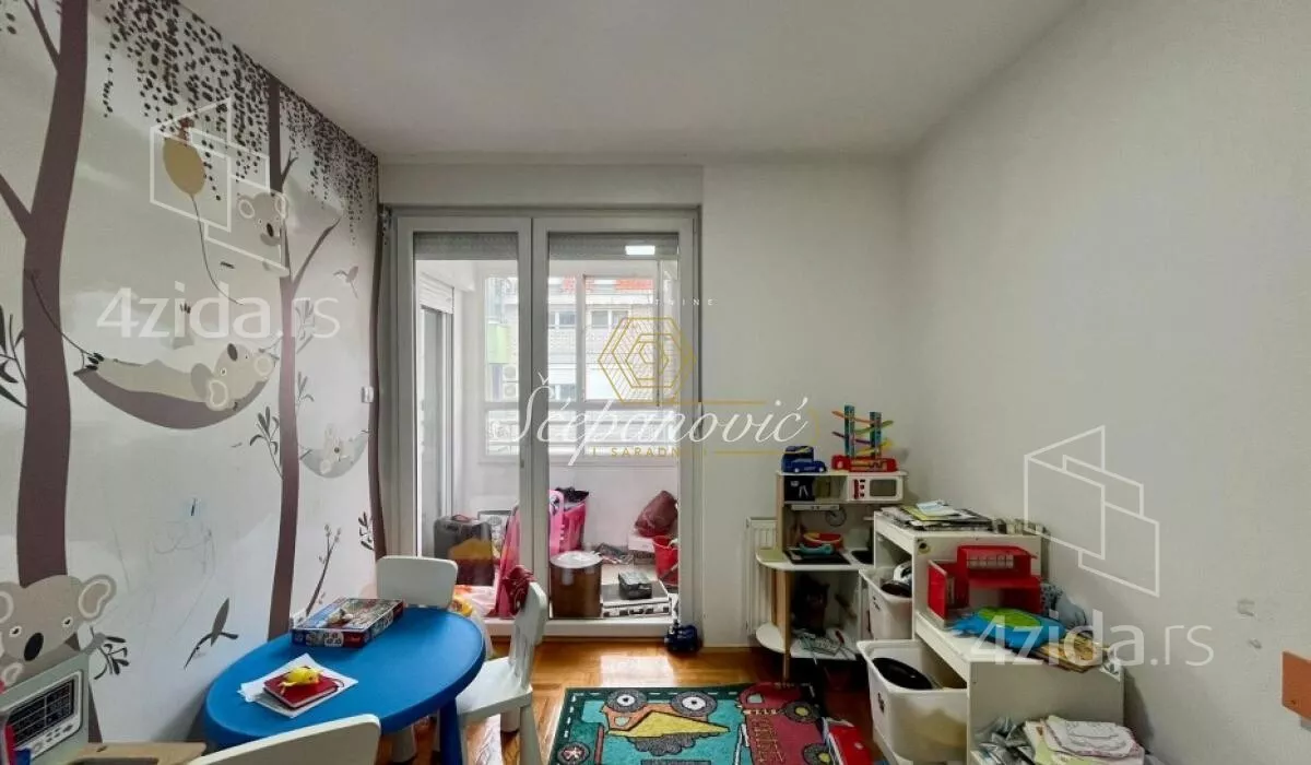 Četvorosoban stan | 4zida