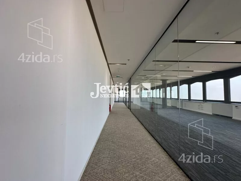 Poslovna zgrada | 4zida