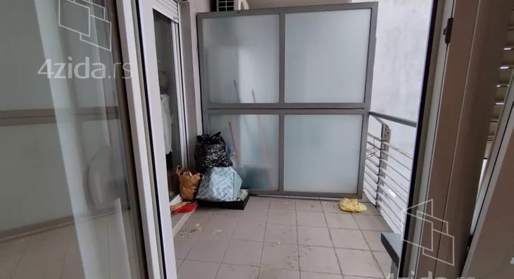 Šestosoban stan | 4zida