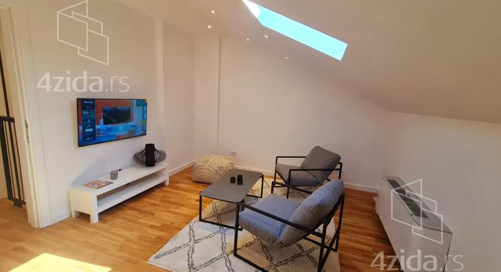 Šestosoban stan | 4zida