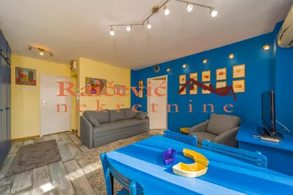 Ustanicka | 4zida.rs