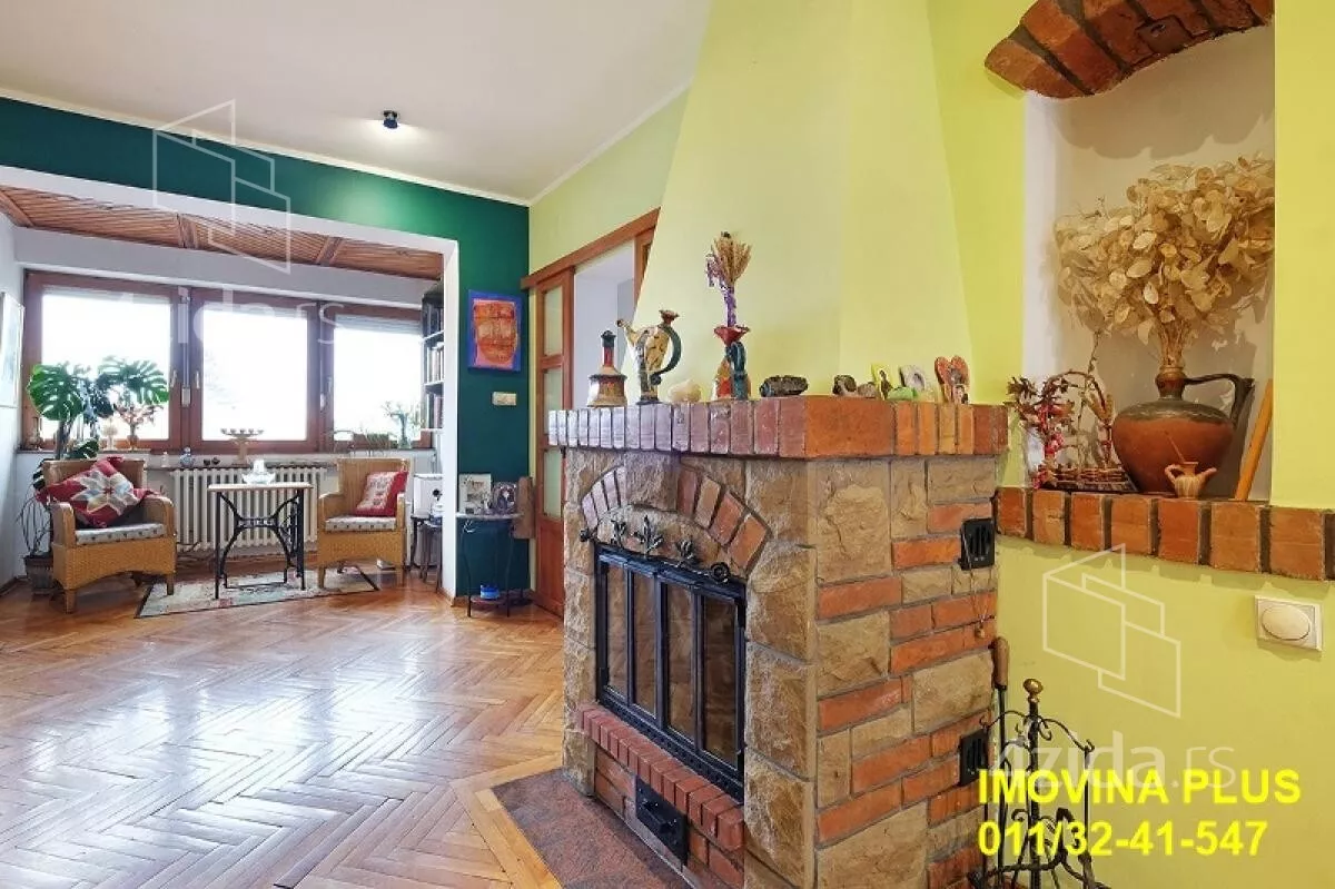 Šestosoban stan | 4zida