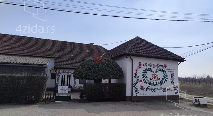 Poslovna zgrada | 4zida