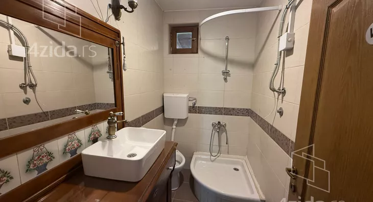 4-etažna kuća | 4zida