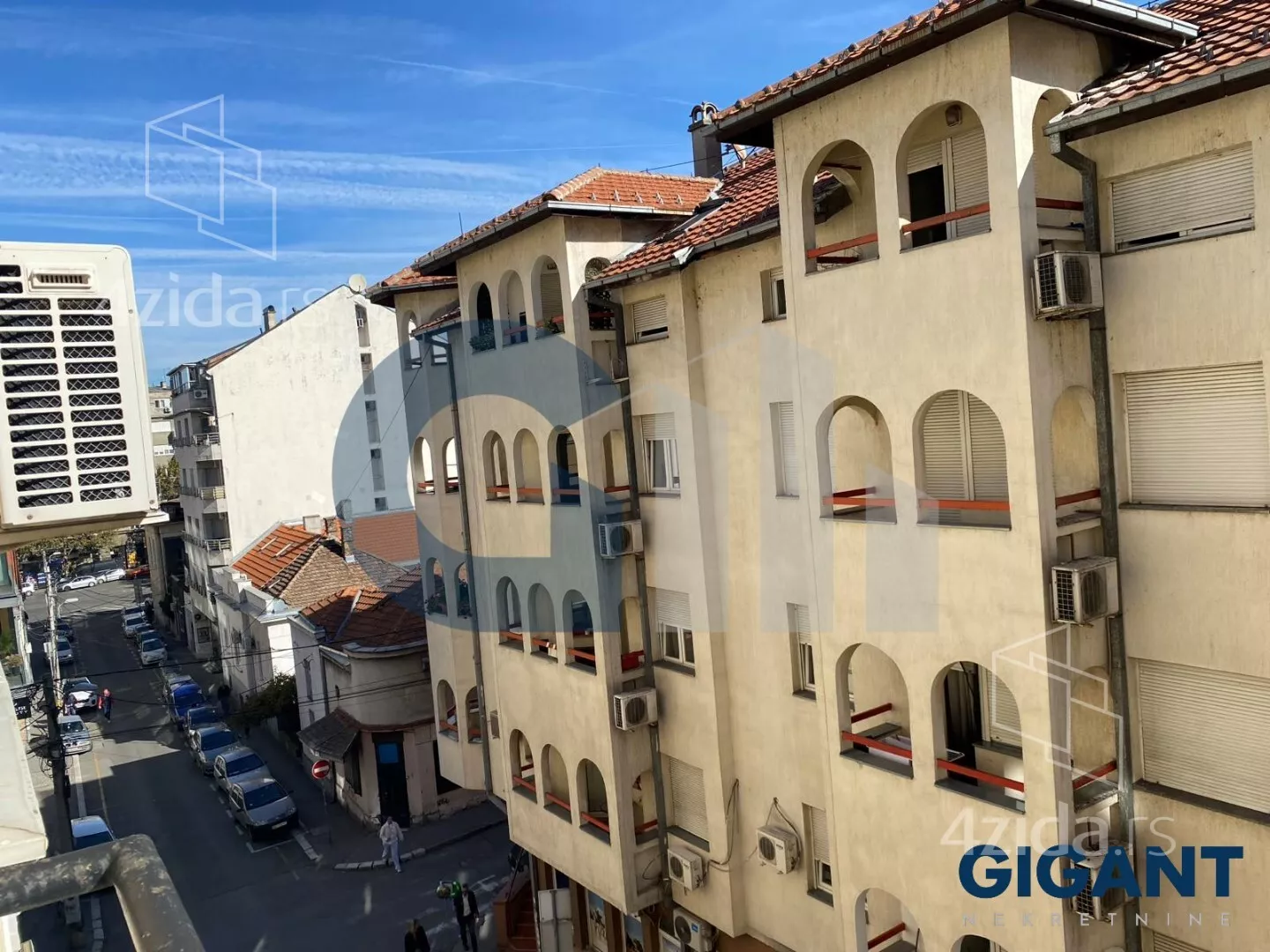 Troiposoban stan | 4zida