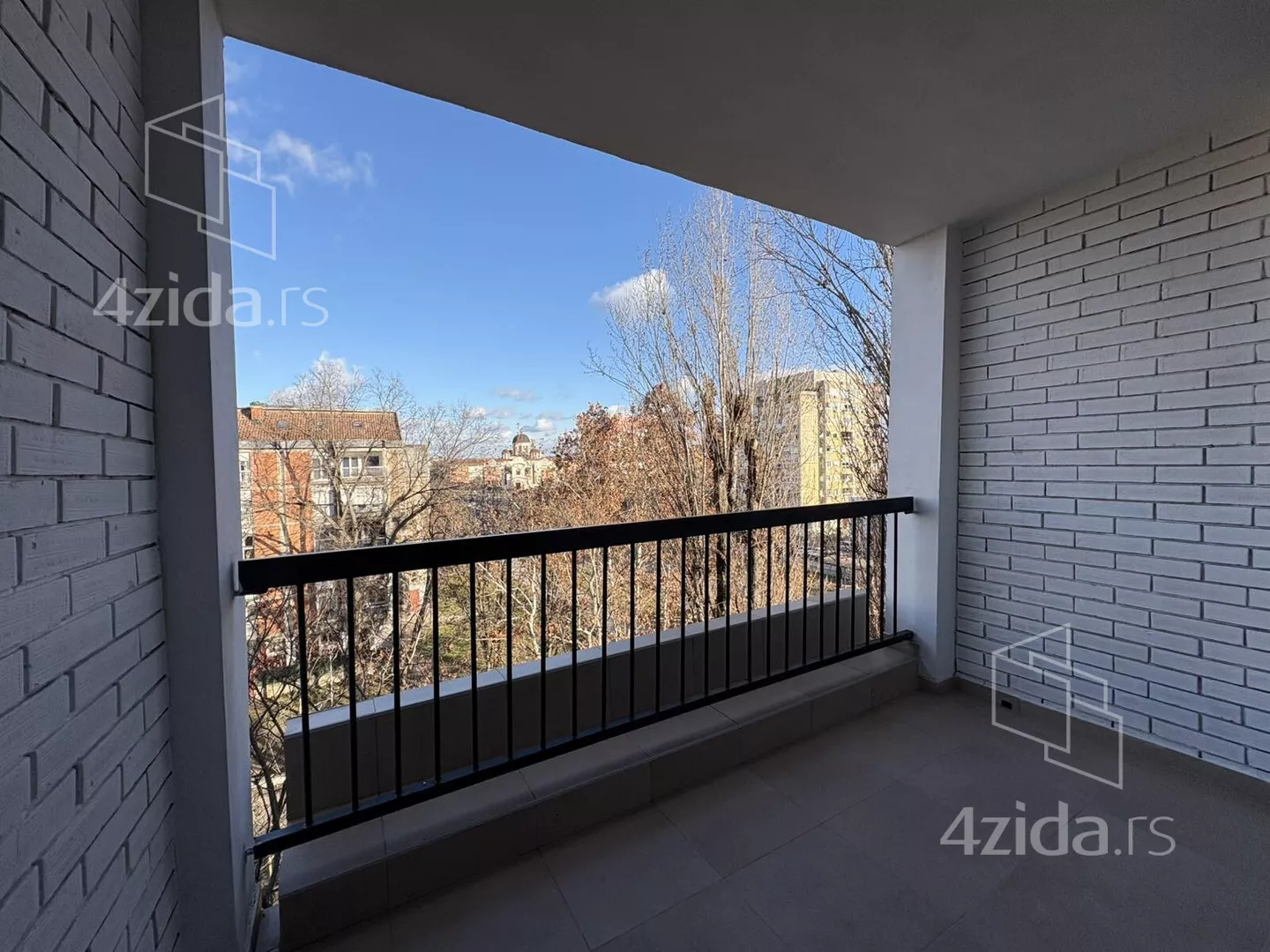 Troiposoban stan | 4zida