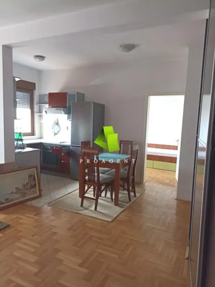 Dom Zdravlja | 4zida.rs
