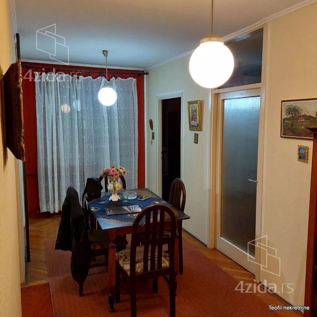 Troiposoban stan | 4zida