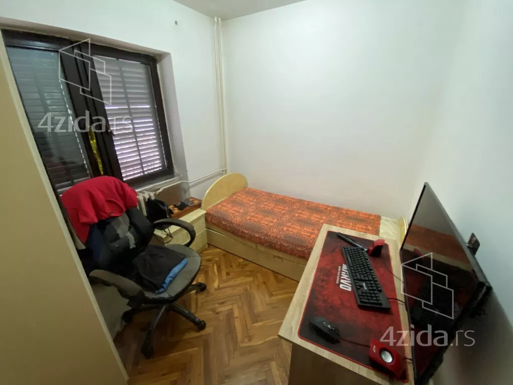 Šestosoban stan | 4zida