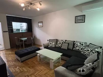 Tone Hadžića | 4zida.rs