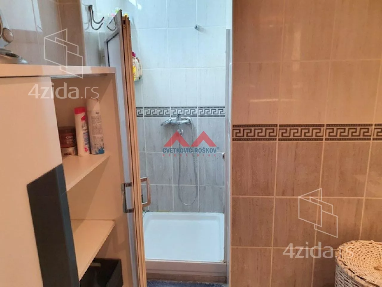 Petosoban stan | 4zida