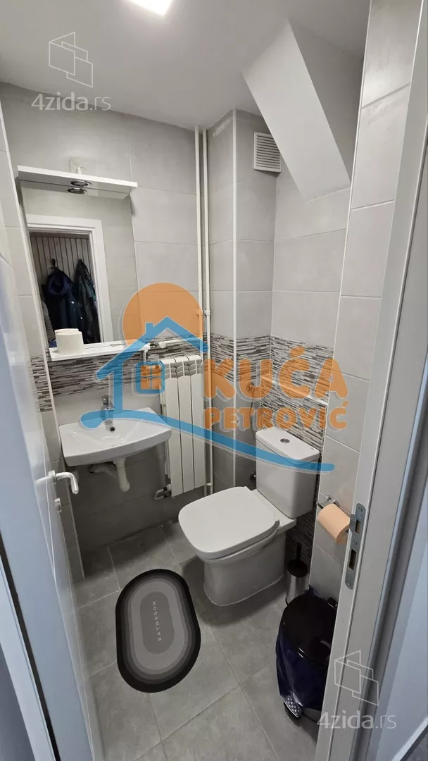 Troiposoban stan | 4zida