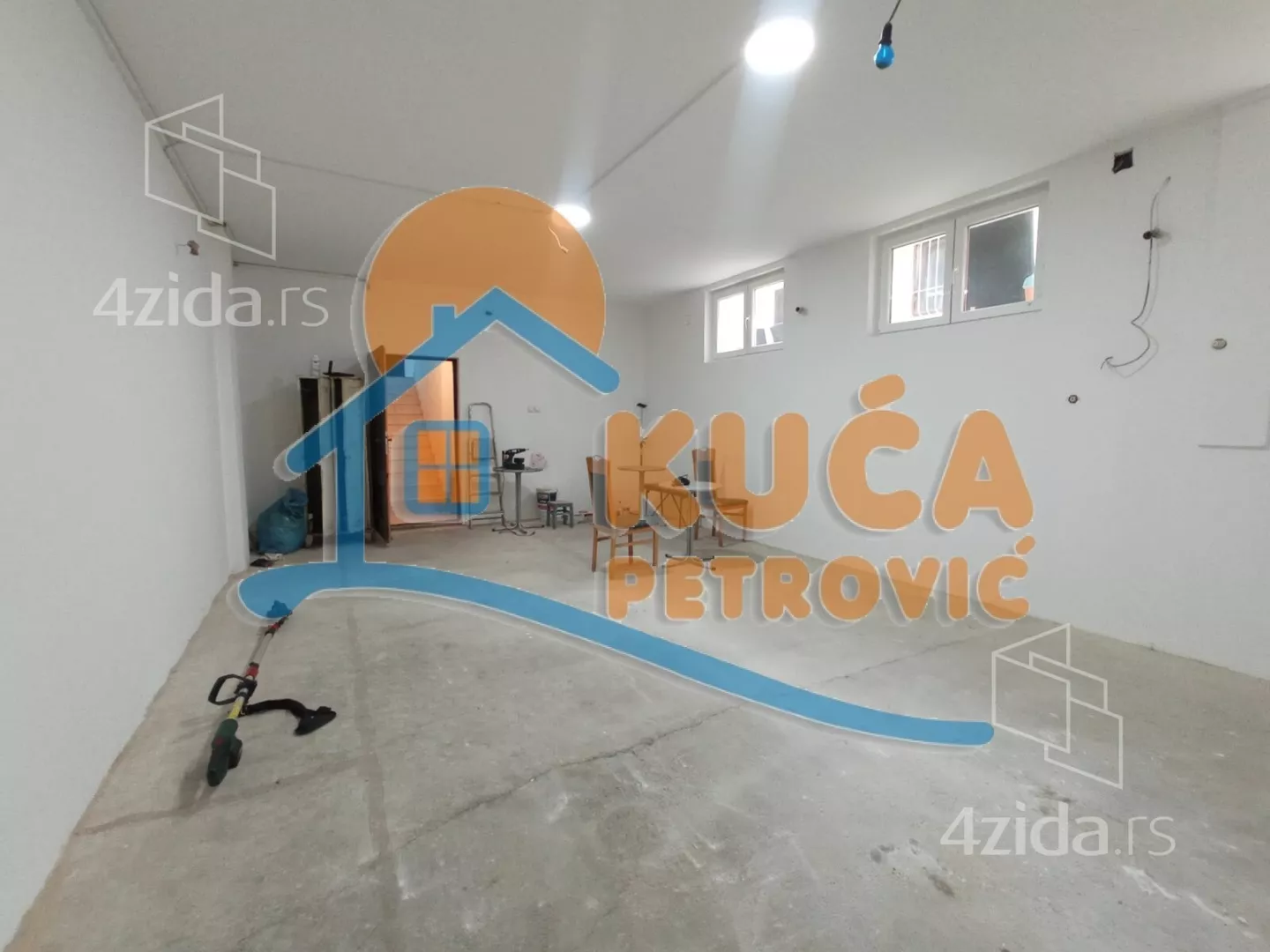 Lokal | 4zida