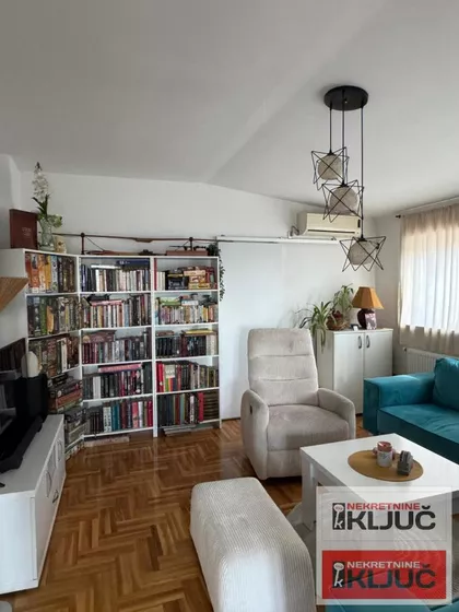 Lipov Gaj | 4zida.rs