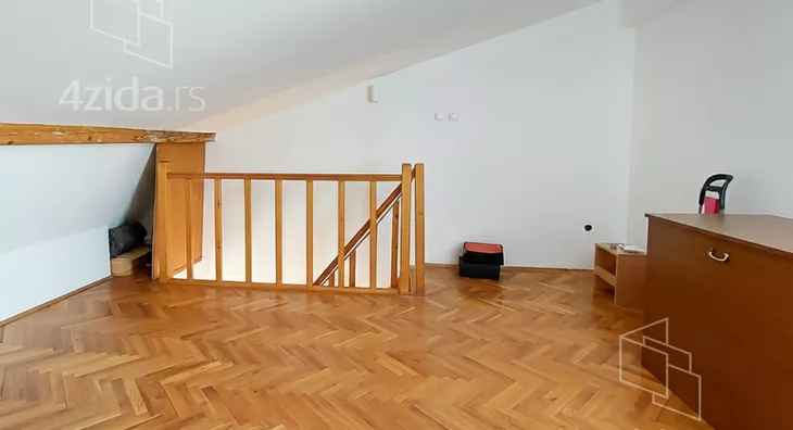 Šestosoban stan | 4zida