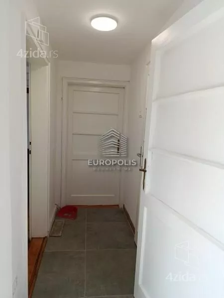 Petoiposoban stan | 4zida