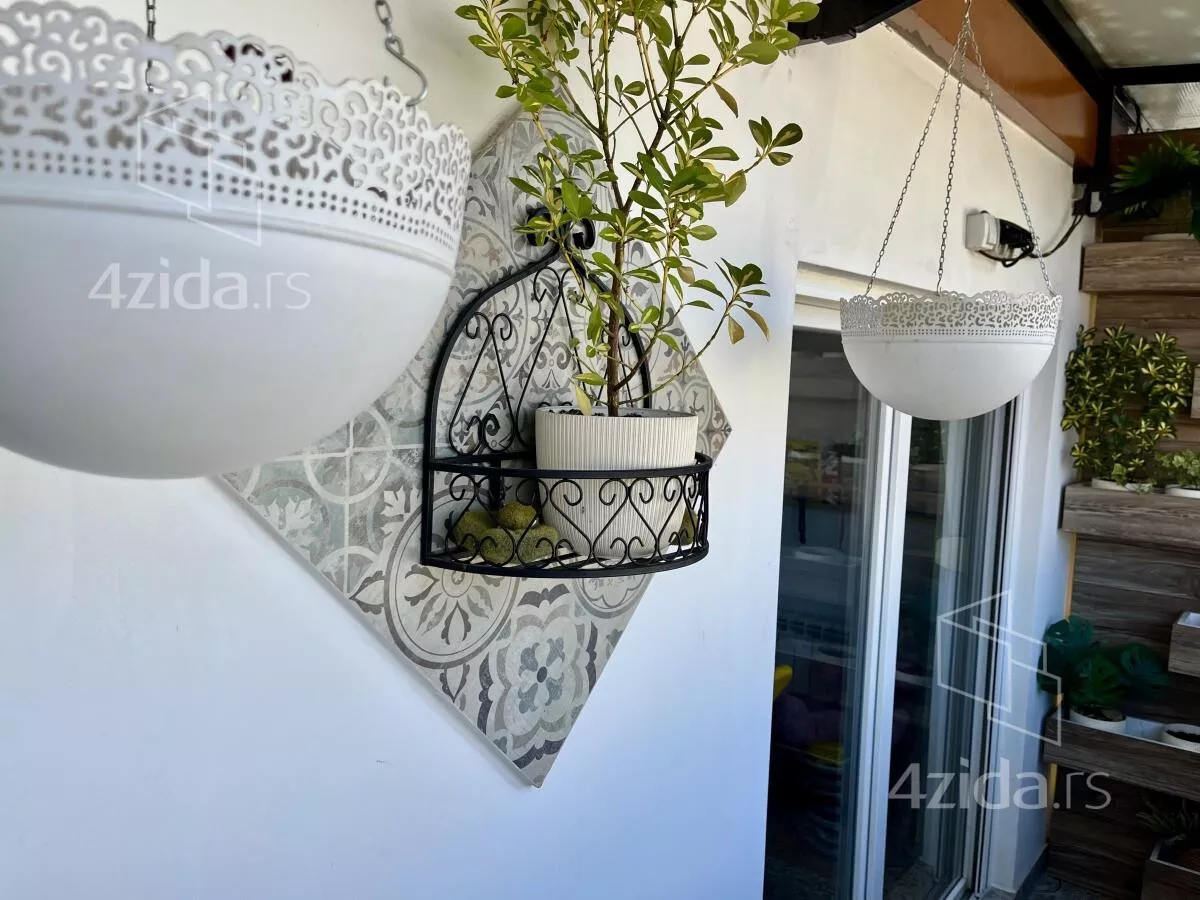 Troiposoban stan | 4zida