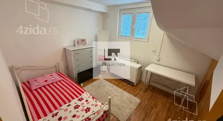 Šestosoban stan | 4zida