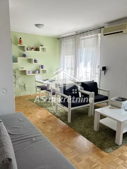 Crveni Krst Vračar | 4zida.rs