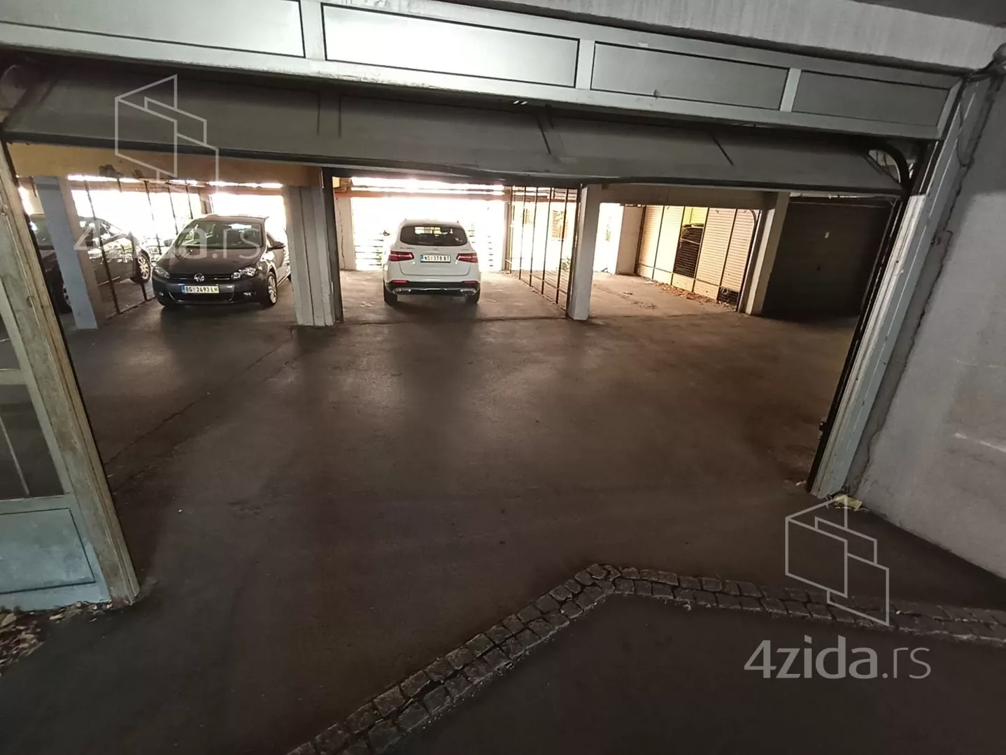 Garaža | 4zida