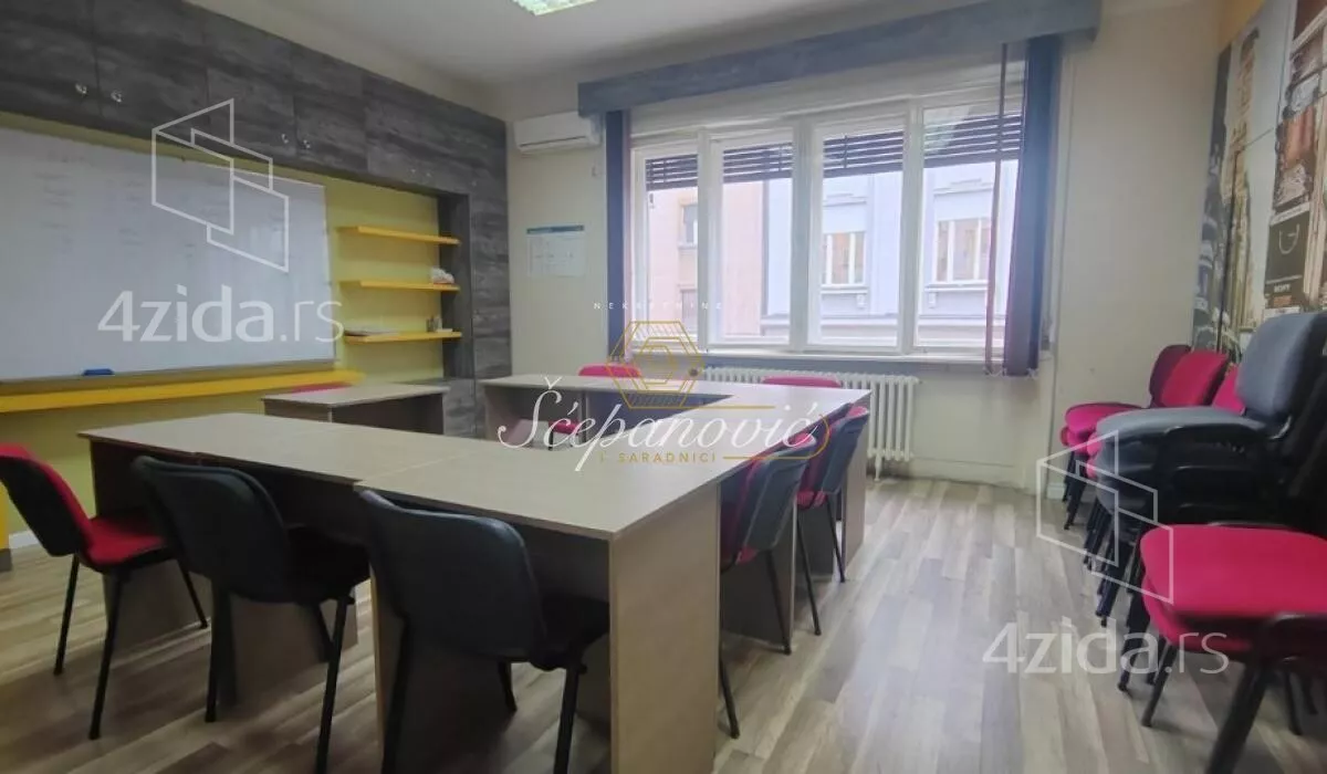 Sedmosoban stan | 4zida