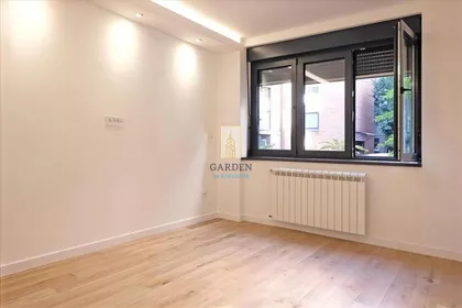 Jovana Ćirilova | 4zida.rs