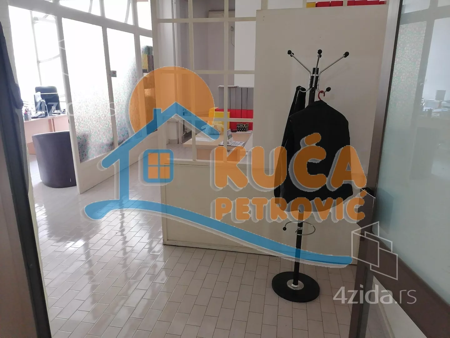 Lokal | 4zida