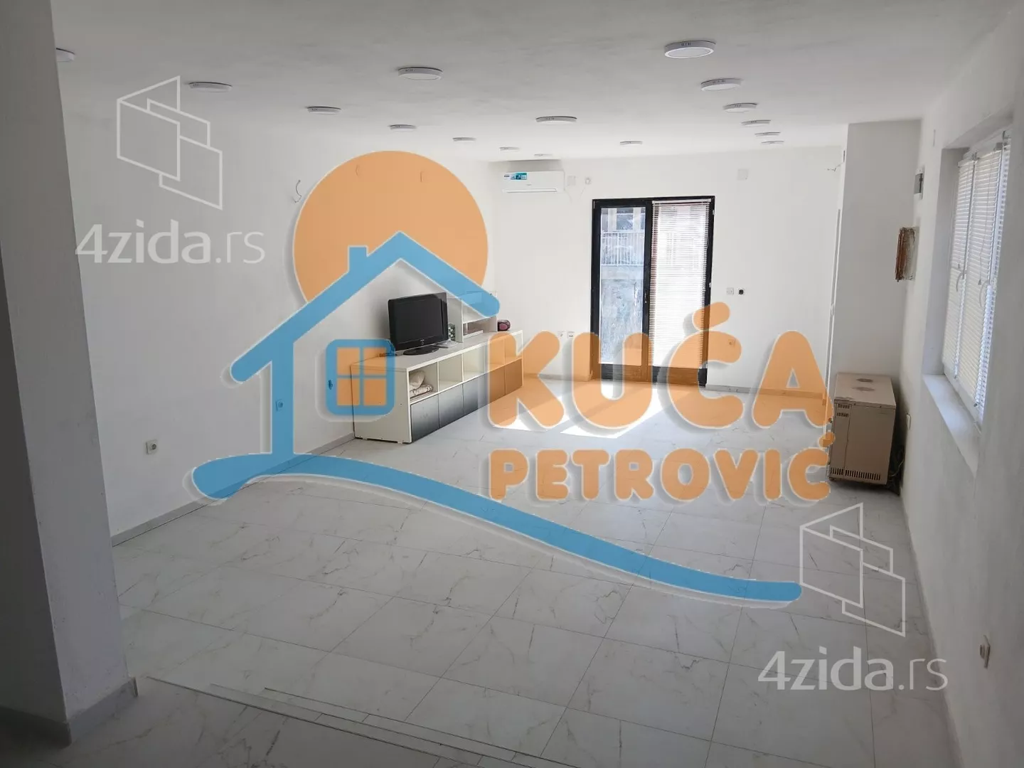 Lokal | 4zida