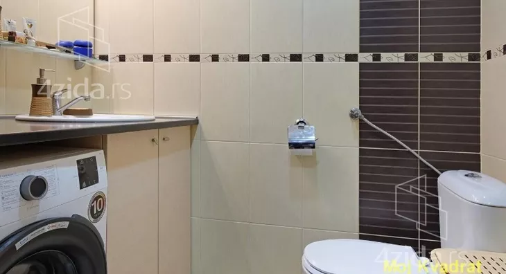 Šestosoban stan | 4zida