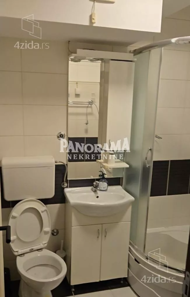 Četvoroiposoban stan | 4zida
