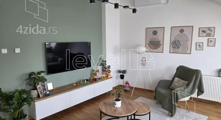 Troiposoban stan | 4zida