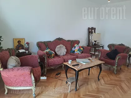 CRVENI KRST | 4zida.rs
