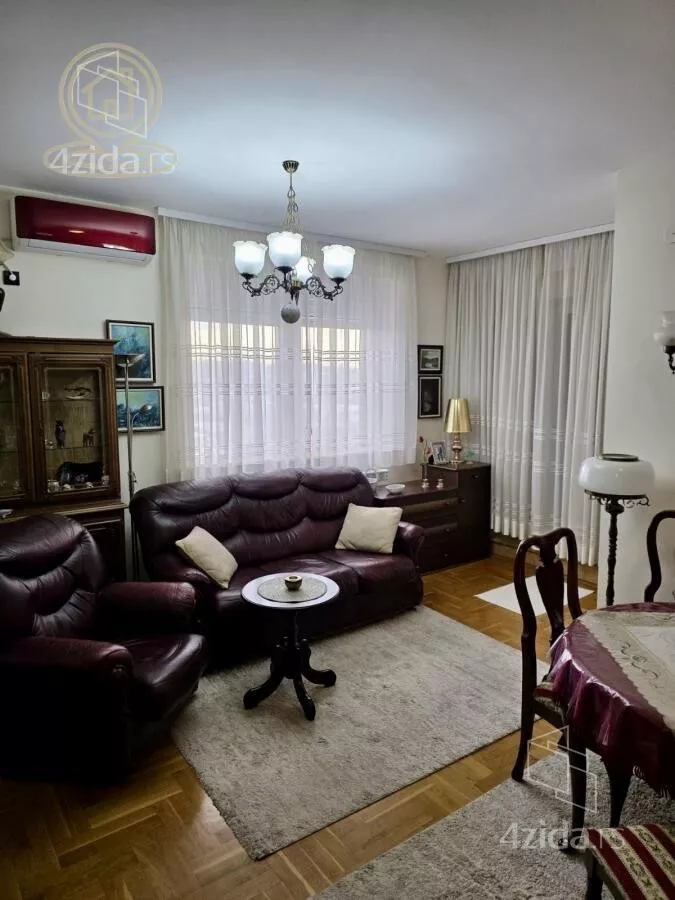 Dvoiposoban stan | 4zida