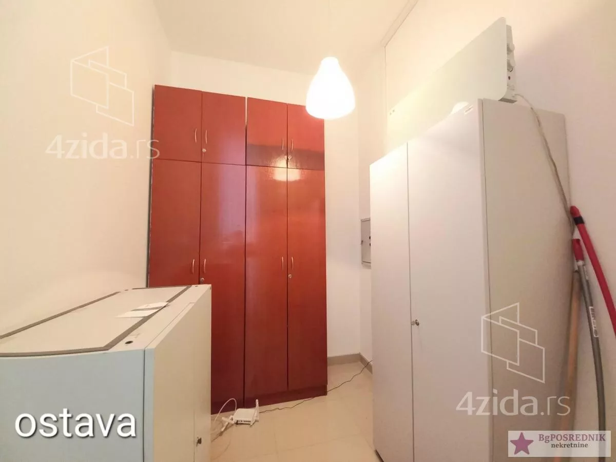 Lokal | 4zida