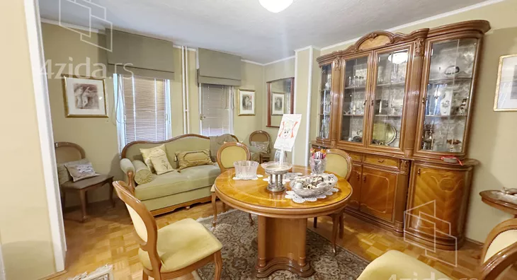 Četvoroiposoban stan | 4zida