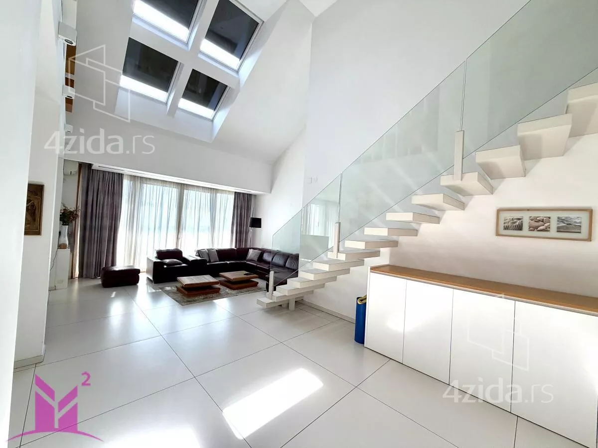 Sedmosoban stan | 4zida