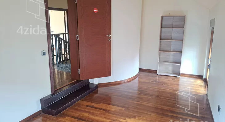 5-etažna kuća | 4zida