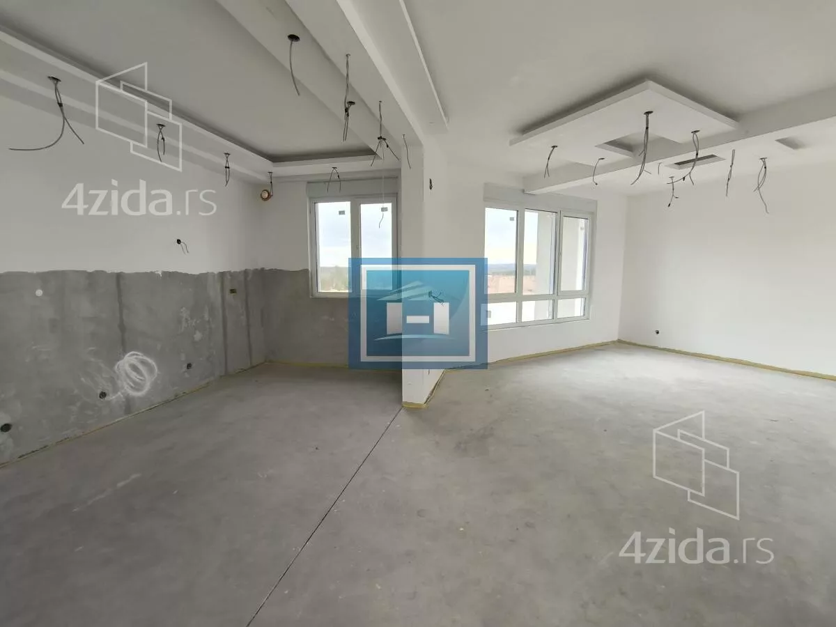 Petosoban stan | 4zida