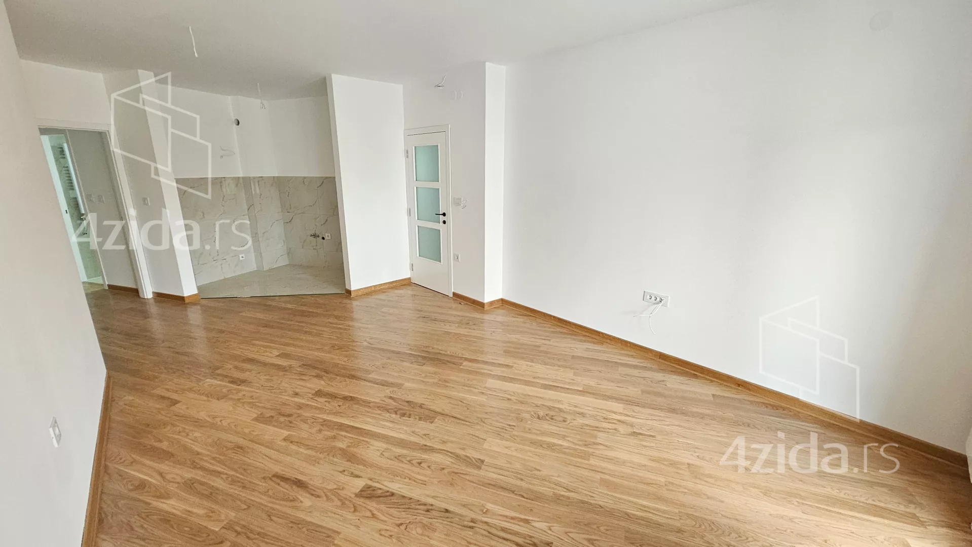 Troiposoban stan | 4zida