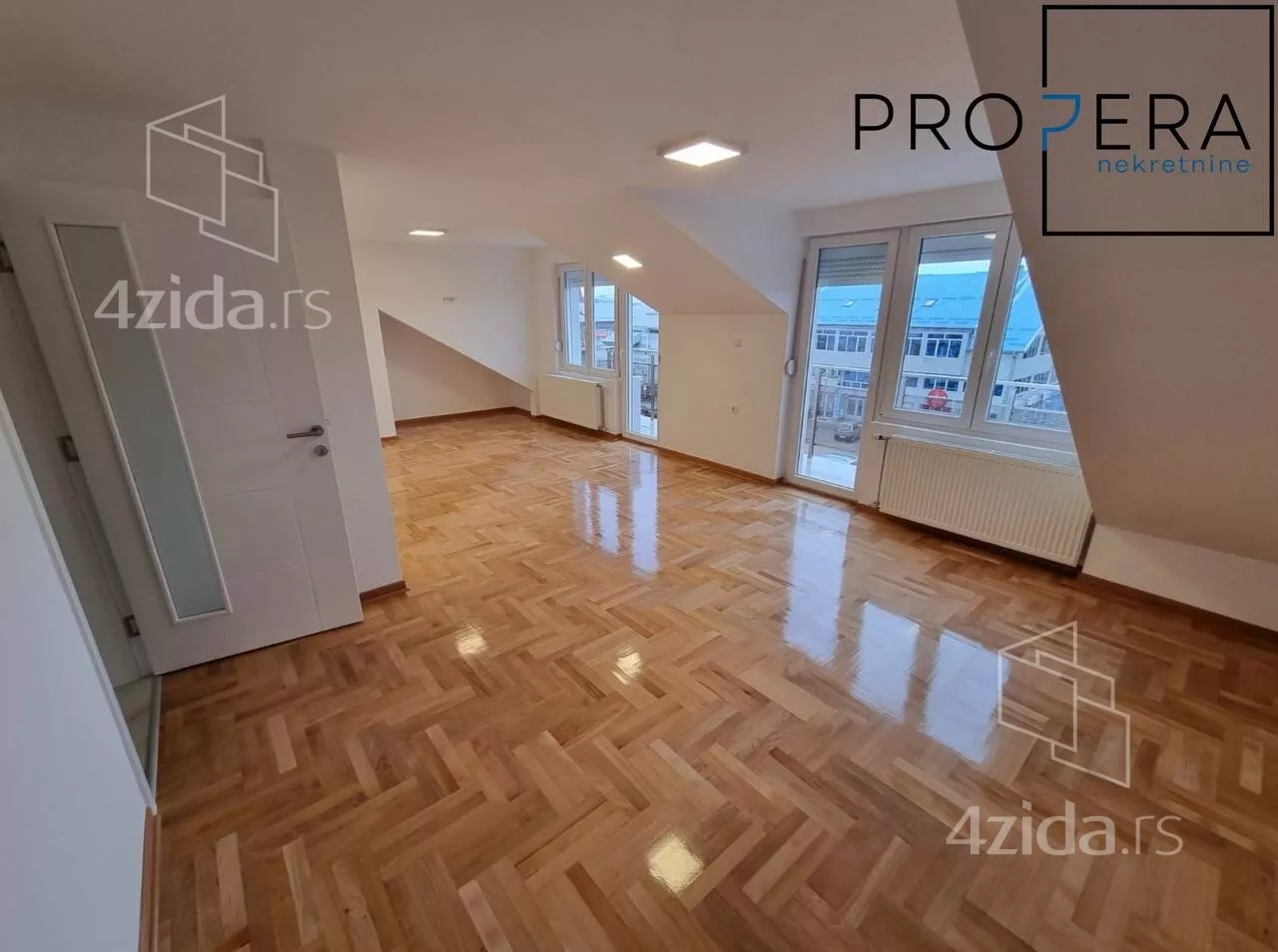 Poslovni prostor | 4zida