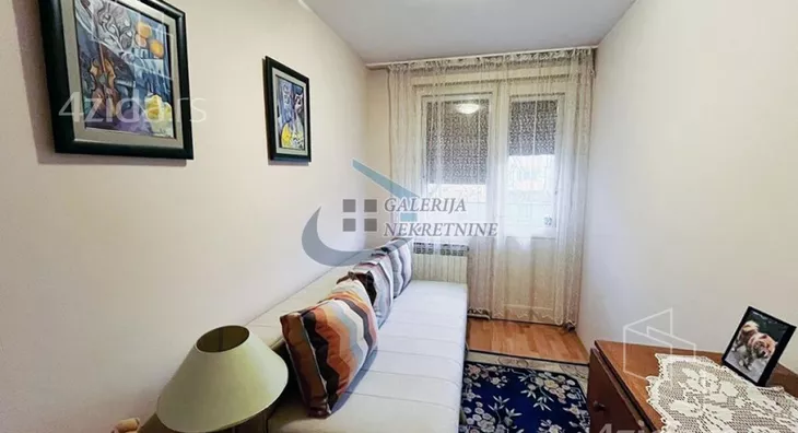 Šestosoban stan | 4zida