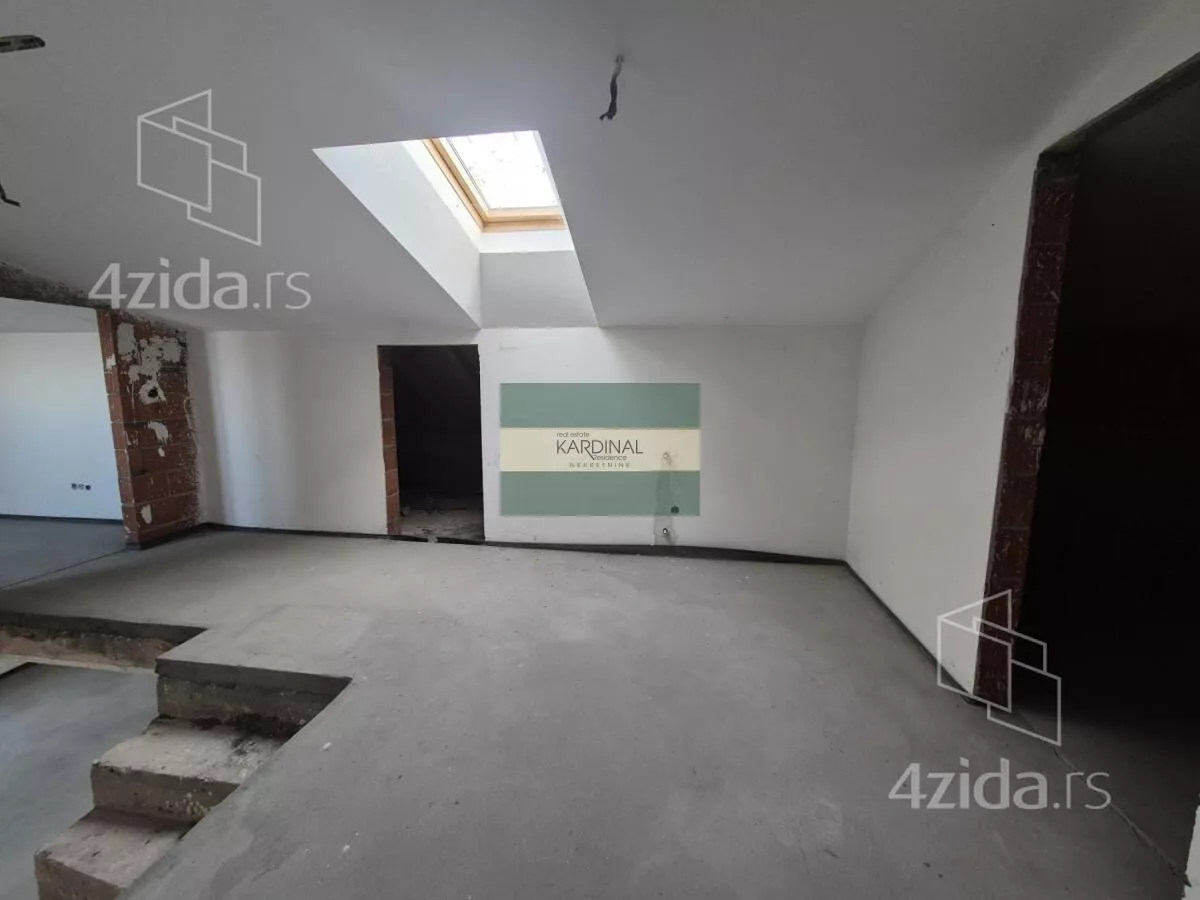 Šestosoban stan | 4zida