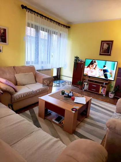 1. Maja 1. Prilaz | 4zida.rs